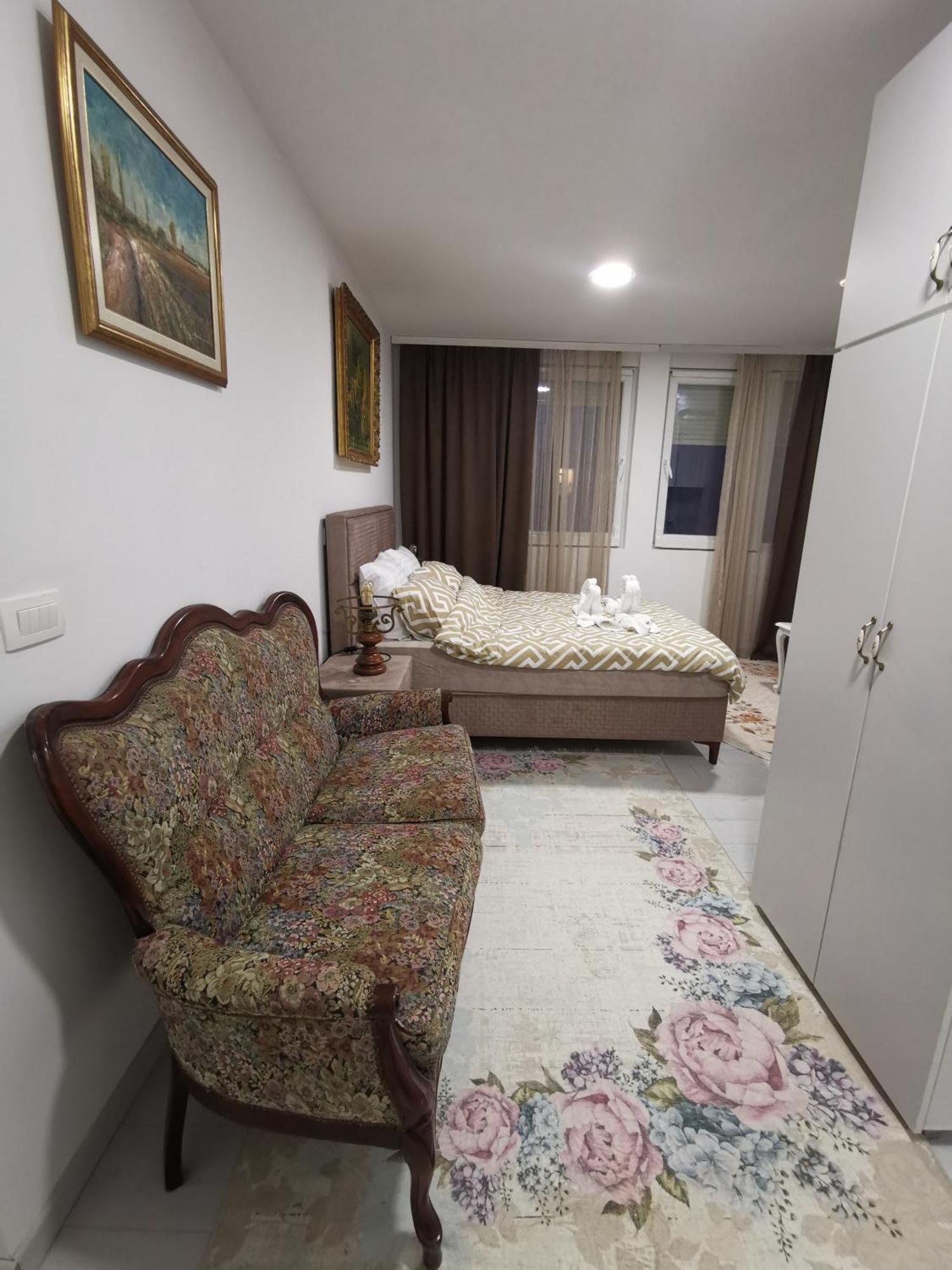 In Apartments Airport Mitrovica Kültér fotó