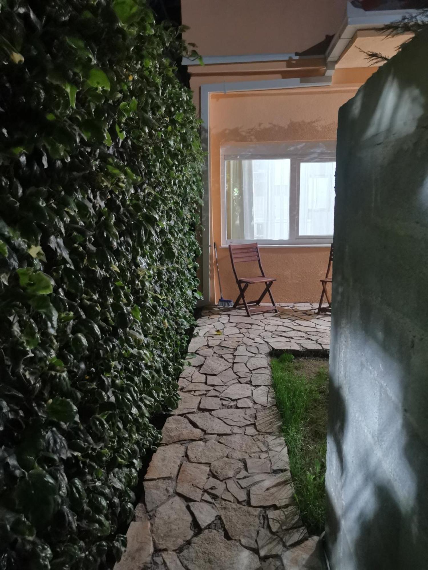 In Apartments Airport Mitrovica Kültér fotó
